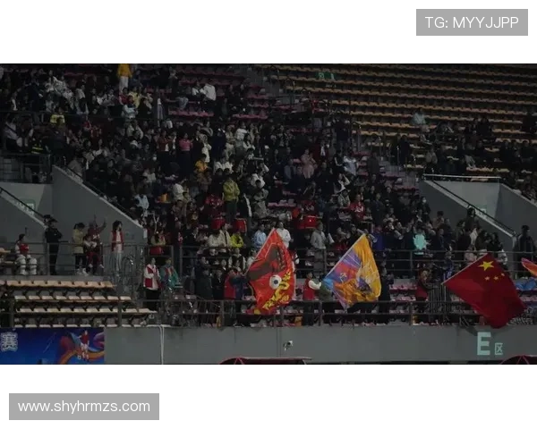 球迷在客场自发组织千人加油团彰显无尽忠诚和热血支持